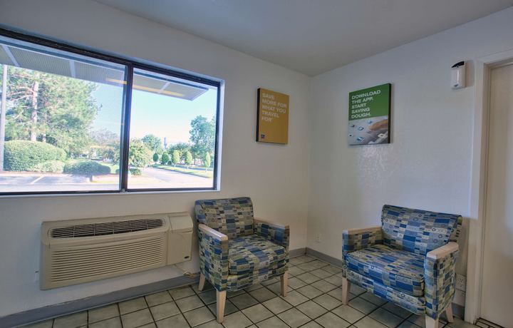 Imagen de los interiores del Hotel Motel 6 Valdosta, Ga - University. Foto 18