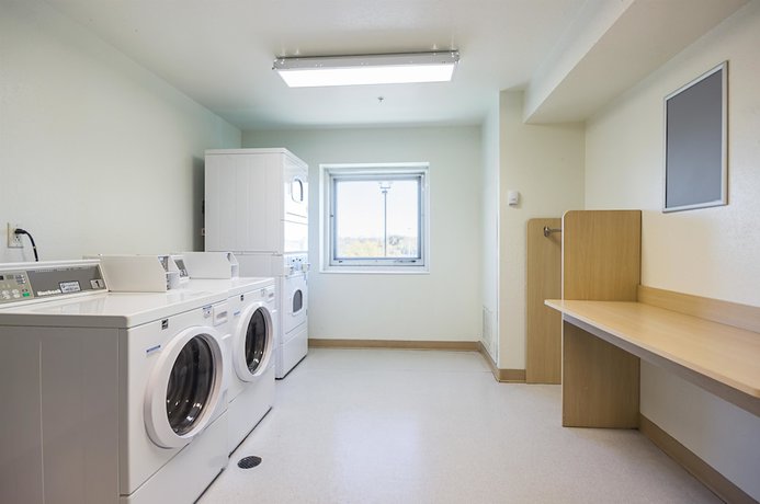 Imagen de los interiores del Hotel Motel 6 Whitby, On - Toronto East. Foto 16