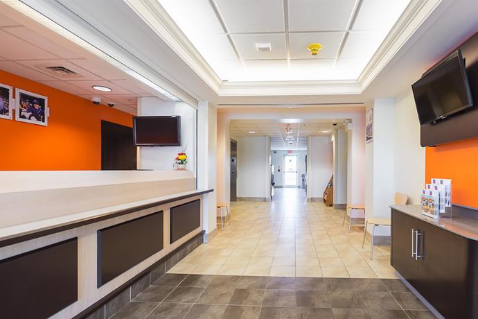 Imagen de los interiores del Hotel Motel 6 Whitby, On - Toronto East. Foto 18