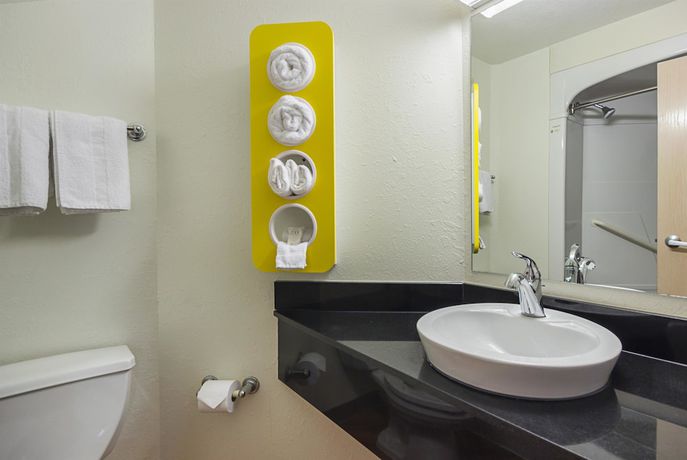Imagen de la habitación del Hotel Motel 6 Whitby, On - Toronto East. Foto 13