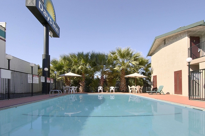 Imagen de la piscina del Hotel Motel 6 Yuba City, CA. Foto 13