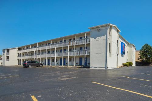 Imagen general del Hotel Motel 6-Blue Springs, MO. Foto 3