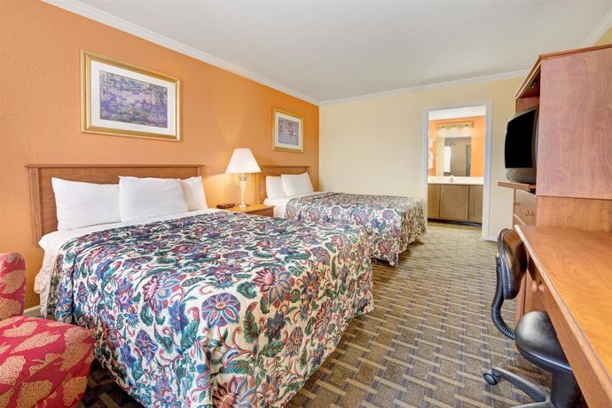 Imagen de la piscina del Hotel Motel 6-Dayton, OH. Foto 15