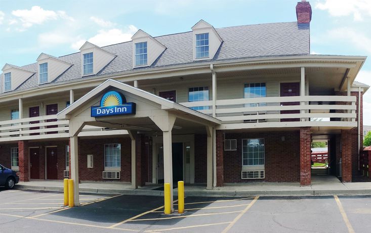 Imagen de la piscina del Hotel Motel 6-Dayton, OH. Foto 16