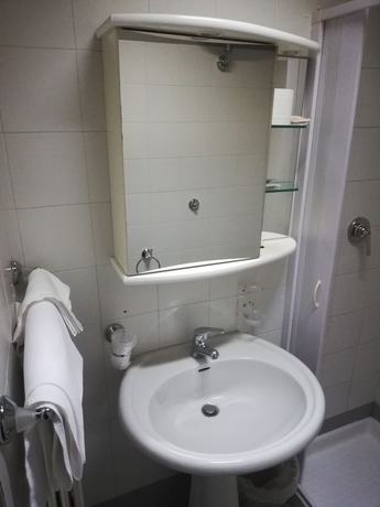 Imagen de la habitación del Hotel Motel Basentum. Foto 6