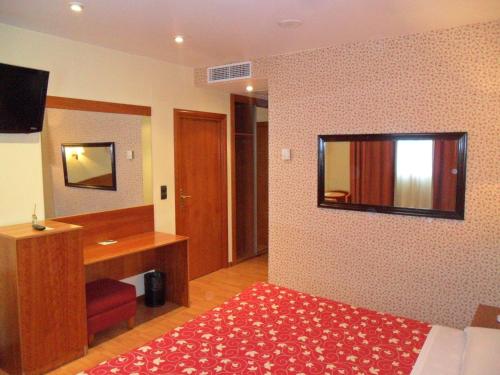 Imagen general del Hotel Motel Emporio. Foto 10