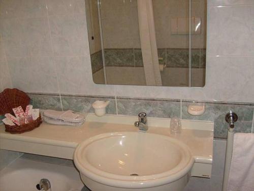 Imagen general del Hotel Motel Flower. Foto 4