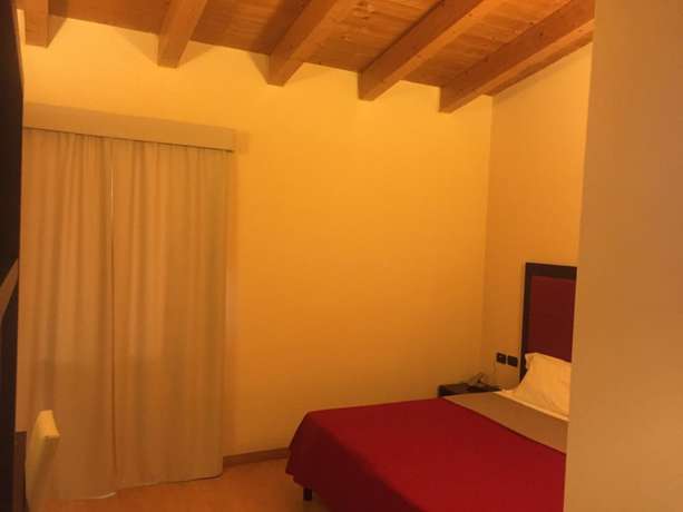 Imagen de la habitación del Hotel Motel Galaxy. Foto 7