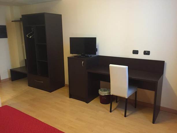 Imagen de la habitación del Hotel Motel Galaxy. Foto 10