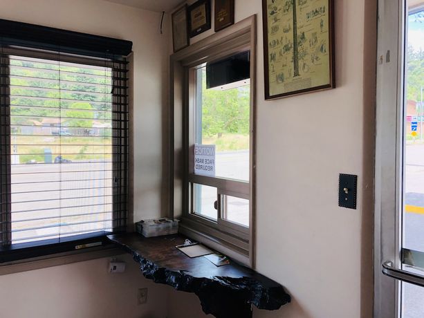 Imagen de los interiores del Hotel Motel Garberville. Foto 18