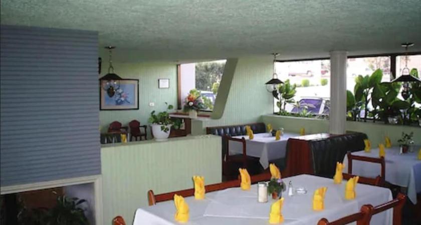 Imagen del bar/restaurante del Hotel Motel La Fortuna. Foto 6