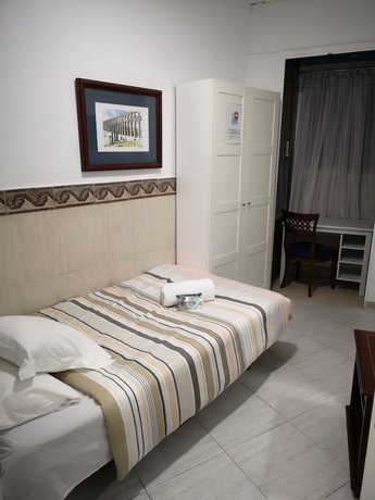 Imagen de la habitación del Hotel Motel Lavapiés. Foto 7