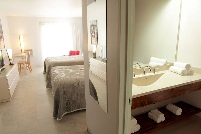 Imagen de la habitación del Hotel Motel Le Martinet. Foto 6