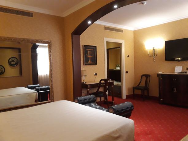 Imagen de la habitación del Hotel Motel Luna. Foto 10