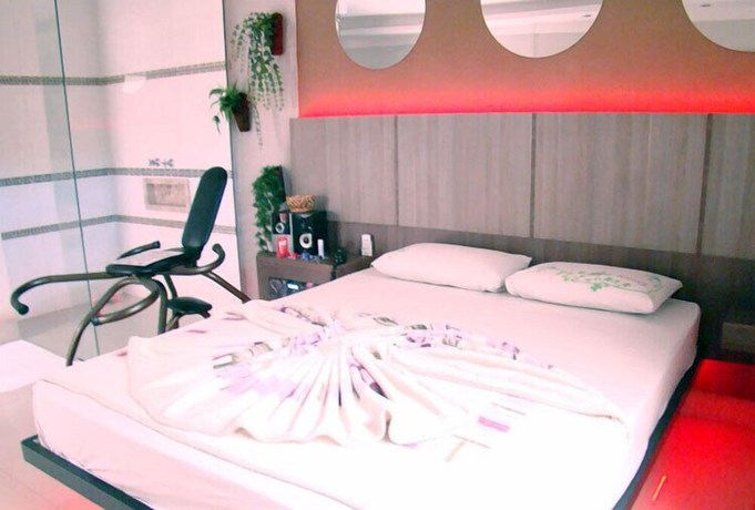 Imagen de la habitación del Hotel Motel Luxury. Foto 16