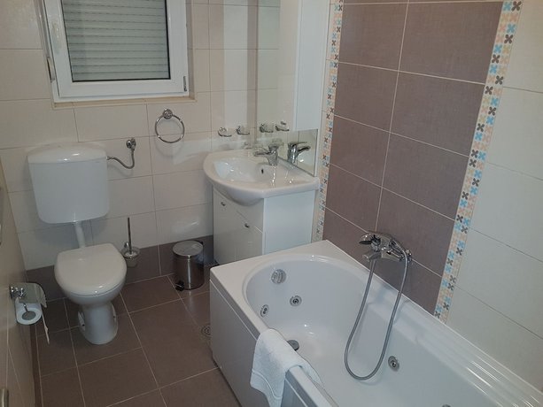 Imagen de la habitación del Hotel Motel Monako. Foto 16