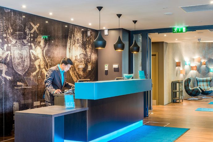Imagen de los interiores del Hotel Motel One Edinburgh - Princes. Foto 17