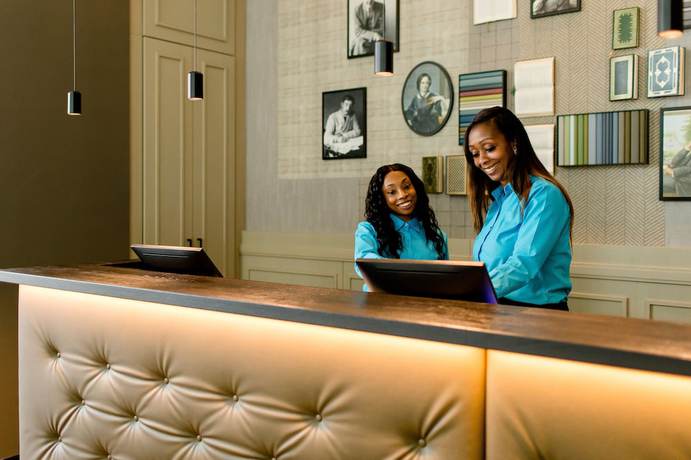 Imagen de los interiores del Hotel Motel One Manchester-St. Peter's Square. Foto 9
