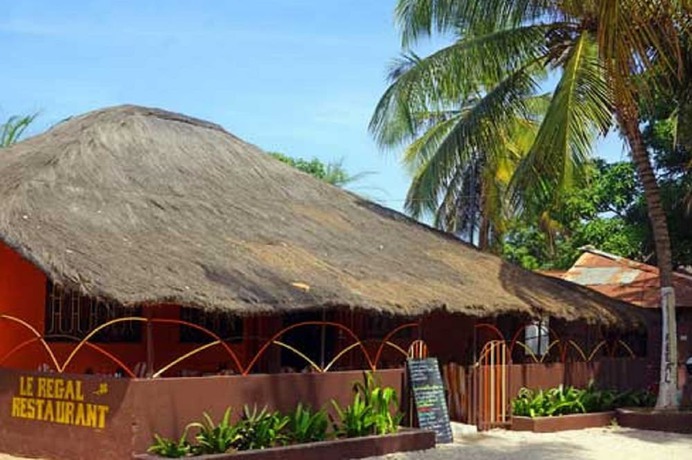 Imagen del bar/restaurante del Hotel Motel Regal Casamance. Foto 2