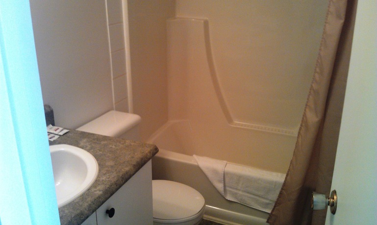 Imagen de la habitación del Hotel Motel Royal. Foto 17