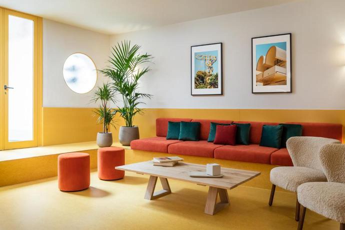 Imagen de los interiores del Hotel Mothern by Pillow. Foto 8