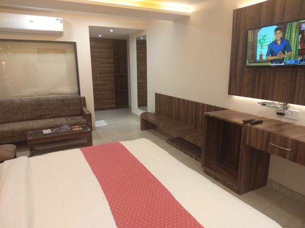 Imagen de la habitación del Hotel Moti Palace. Foto 13