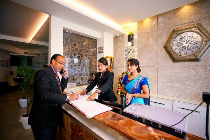 Imagen de los interiores del Hotel Moti Palace. Foto 19