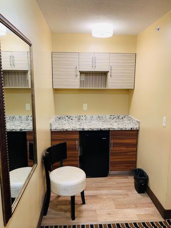 Imagen de los interiores del Hotel Motor City Inn and Suites. Foto 18