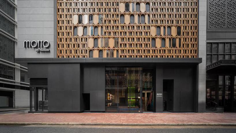 Imagen de los exteriores del Hotel Motto by Hilton Hong Kong Soho. Foto 11