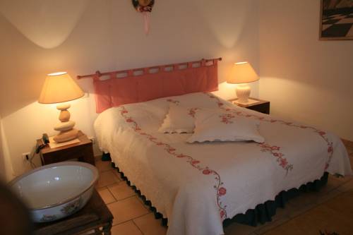 Imagen de la habitación del Hotel Moulin De La Camandoule. Foto 8