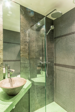 Imagen de la habitación del Hotel Moulin Plaza. Foto 6