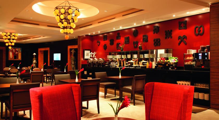 Imagen general del Hotel Mövenpick Ambassador Accra. Foto 10