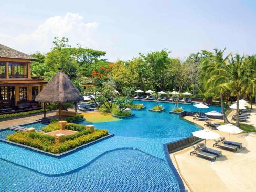 Imagen de la piscina del Hotel Mövenpick Asara Resort and Spa Hua Hin. Foto 20