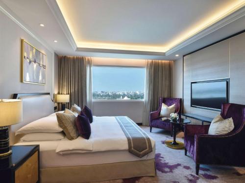 Imagen de la habitación del Hotel M&ouml;venpick Bahrain. Foto 15