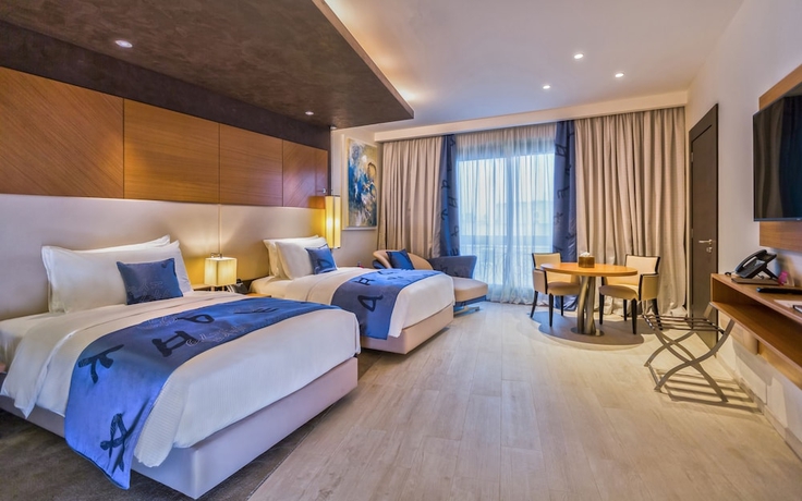 Imagen de la habitación del Hotel Mövenpick Du Lac Tunis. Foto 8