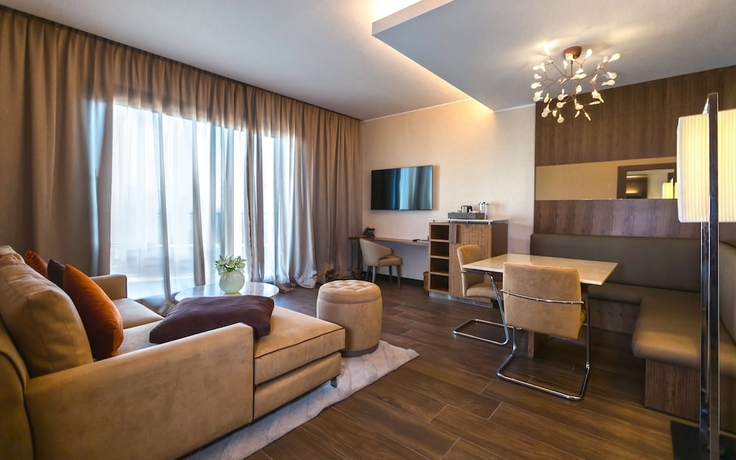 Imagen de la habitación del Hotel Mövenpick Du Lac Tunis. Foto 17