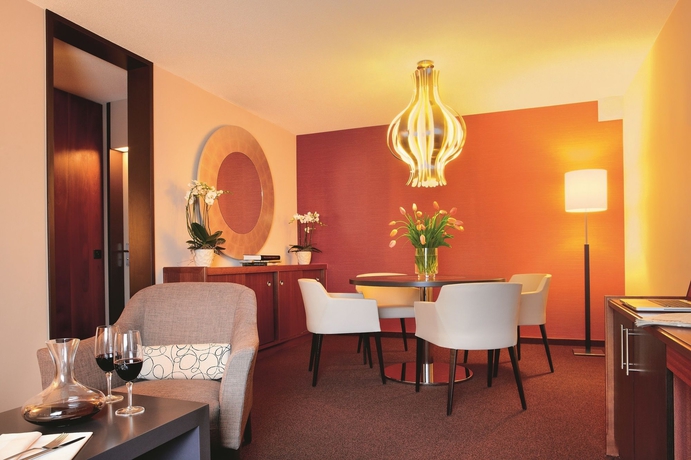 Imagen de los interiores del Hotel Mövenpick Egerkingen. Foto 14