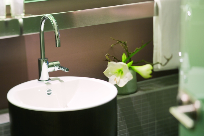 Imagen de la habitación del Hotel Mövenpick Hamburg. Foto 10