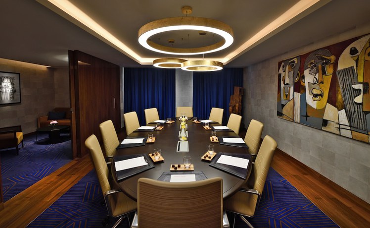 Imagen de los interiores del Hotel Mövenpick Hotel Abidjan. Foto 18