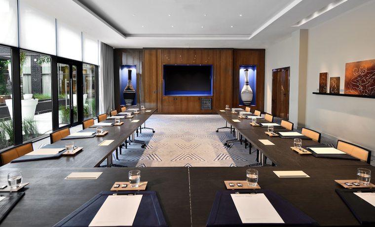 Imagen de los interiores del Hotel Mövenpick Hotel Abidjan. Foto 19