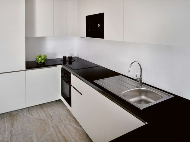 Imagen de la habitación del Hotel Mövenpick Hotel Apartments Downtown Dubai. Foto 11