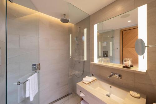 Imagen de la habitación del Hotel Mövenpick Hotel Basel. Foto 14