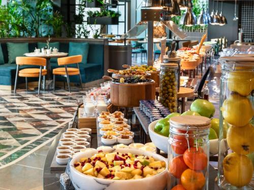 Imagen general del Hotel Mövenpick Hotel Istanbul Marmara Sea. Foto 4