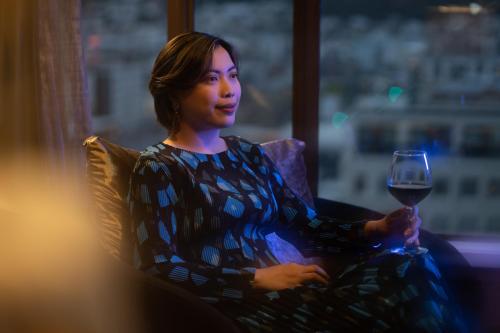 Imagen de la habitación del Hotel Mövenpick Hotel Wellington. Foto 13