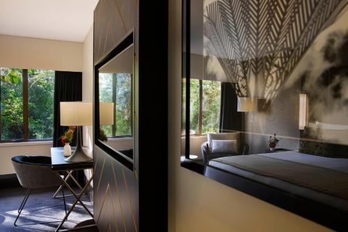 Imagen de la habitación del Hotel Mövenpick Hotel Wellington. Foto 16