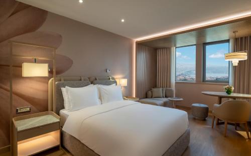 Imagen de la habitación del Hotel Mövenpick Istanbul Bosphorus. Foto 15