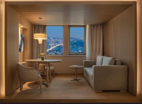 Imagen general del Hotel Mövenpick Istanbul Bosphorus. Foto 1