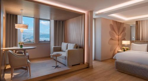 Imagen de la habitación del Hotel Mövenpick Istanbul Bosphorus. Foto 20