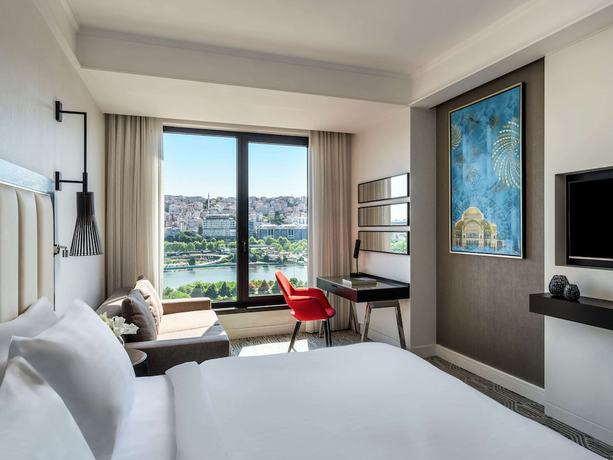 Imagen de la habitación del Hotel Mövenpick Istanbul Golden Horn. Foto 9