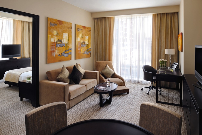 Imagen de los interiores del Hotel Mövenpick Jumeirah Lakes Towers. Foto 15